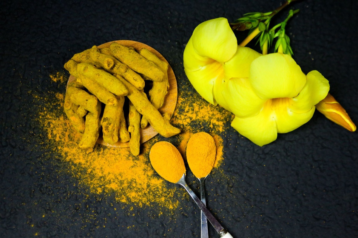 raiz de curcumin natural