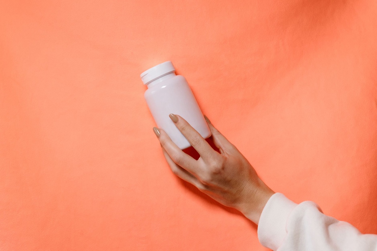 zinc supplement bottle