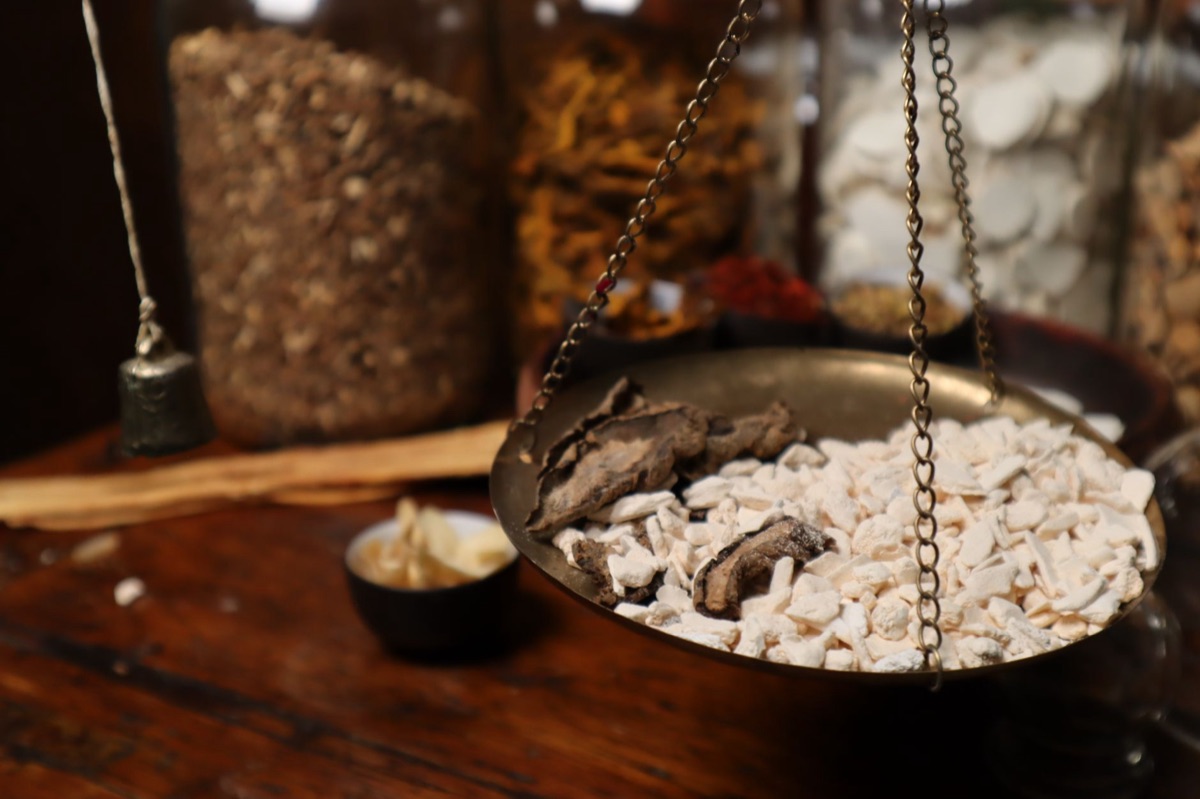 boîte de remède herboristiques traditionnels