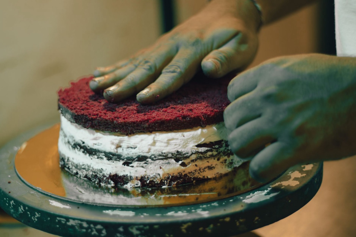 Kräuter-gefüllter KuchenSchicht